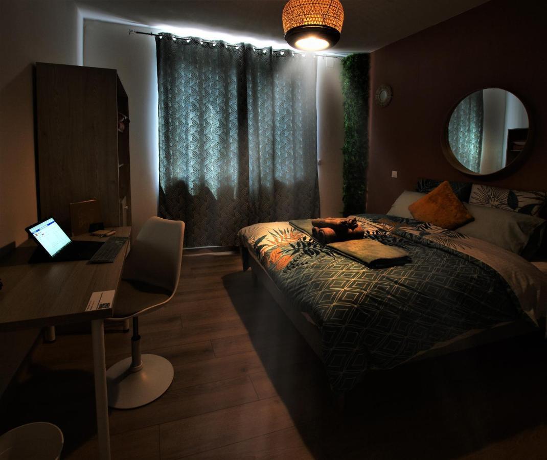 Appart Chill & Free - Proche Centre Valenciennes - Parking Gratuit エクステリア 写真